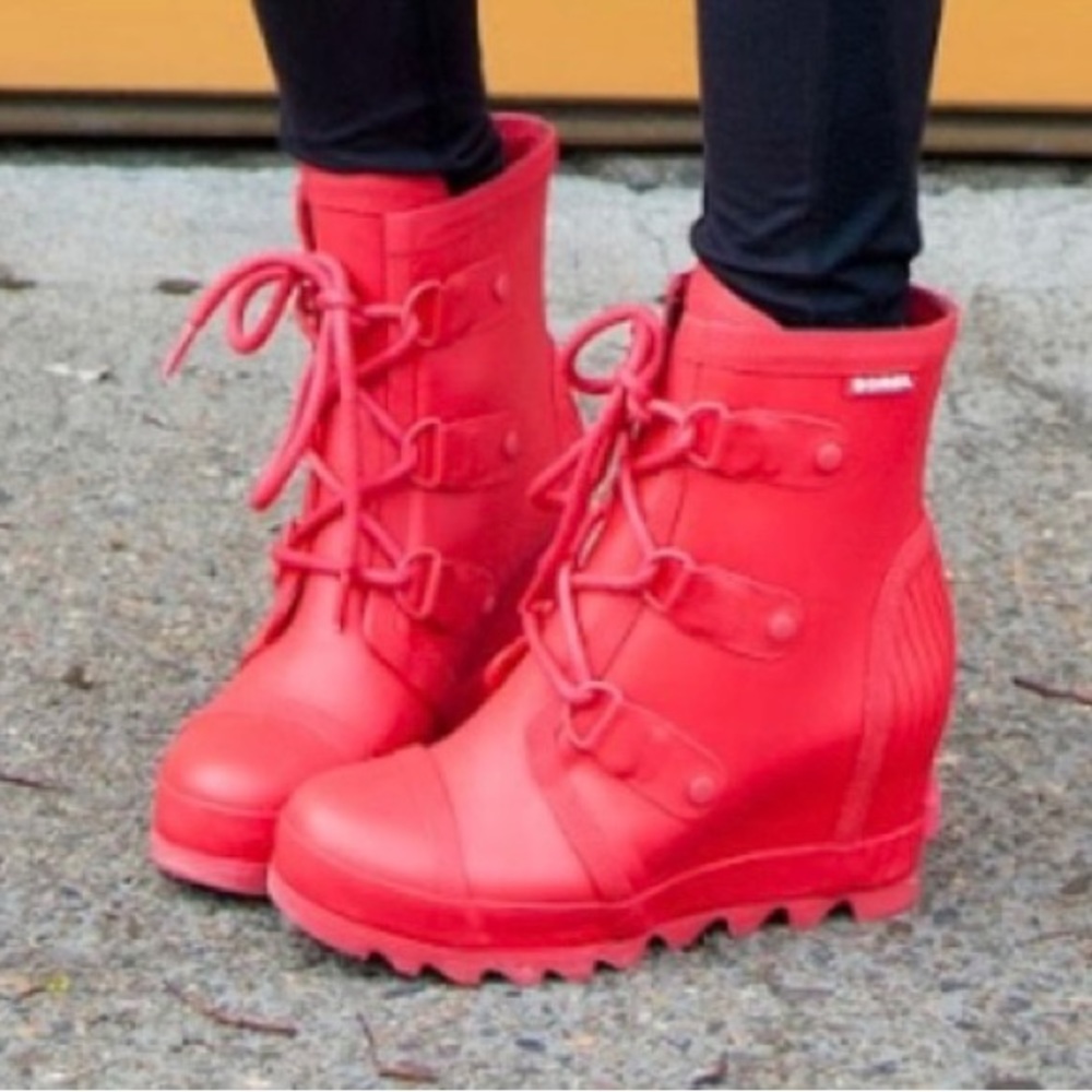 Sorel Red Joan Wedge Rain Boots Size 8 NWT